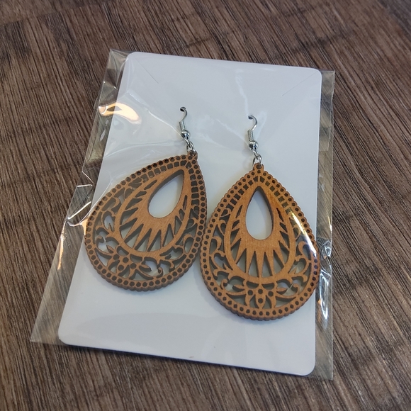 NEW Boho Wood Teardrop Dangle Earrings - Picture 6 of 10